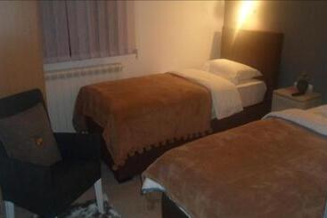 پانسیون Rooms Sanja