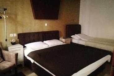 پانسیون Rooms Sanja