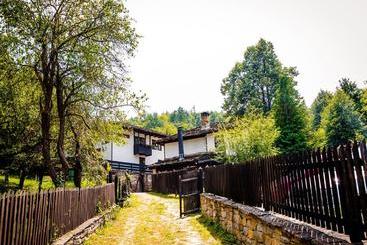 پانسیون Strannopriemnitsa Guest House