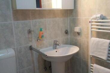 پانسیون Villa Obad Guest House