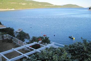 پانسیون Villa Obad Guest House