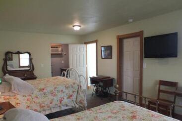 هاستل Scarborough Inn