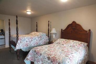 هاستل Scarborough Inn