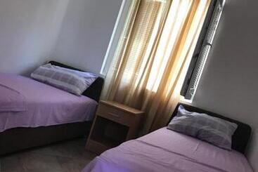 پانسیون Apartments Pavićević