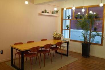 پانسیون Hannahstay Women Only Guesthouse
