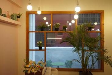 پانسیون Hannahstay Women Only Guesthouse