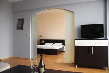 Aparthotel Vris