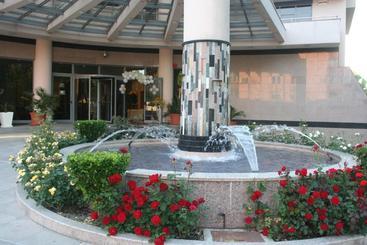 Aparthotel Vris