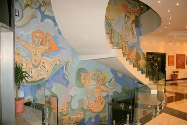 Aparthotel Vris