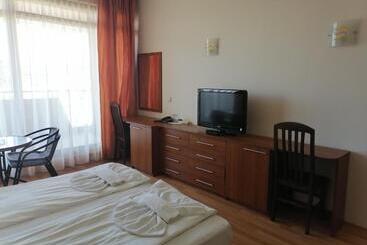 Aparthotel Vris