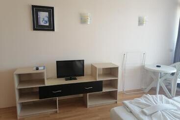 Aparthotel Vris