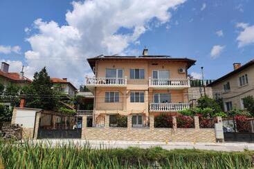 Family Hotel Velevi