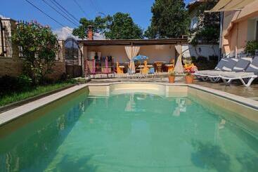Family Hotel Velevi