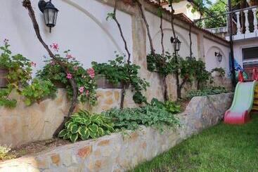 Family Hotel Velevi
