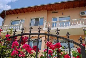 Family Hotel Velevi