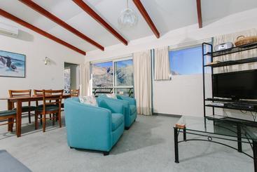 Panorama Court