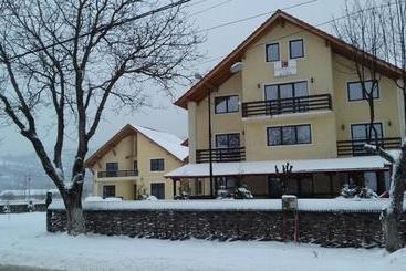 پانسیون Camves Inn