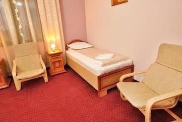 پانسیون Camves Inn