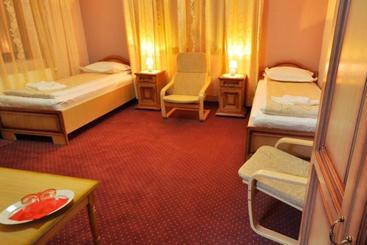 پانسیون Camves Inn