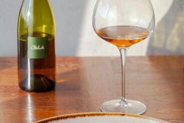 پانسیون Kabaj Wine & Dine