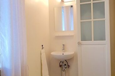 پانسیون Klara Guesthouse