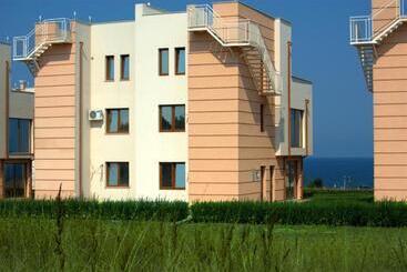 Seagarden Villa Resort