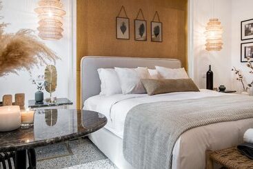 Amelot Art Suites