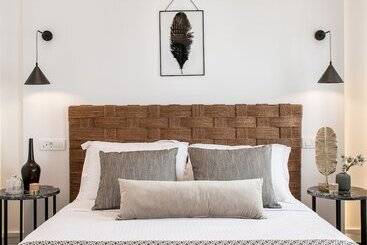 Amelot Art Suites