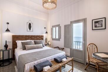 Amelot Art Suites