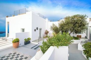 Amelot Art Suites