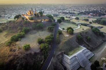 تختخواب و صبحانه Cholula Rooms