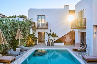 Adorno Beach Hotel And Suites
