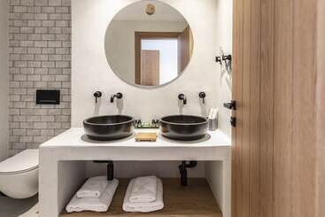 Adorno Beach Hotel And Suites
