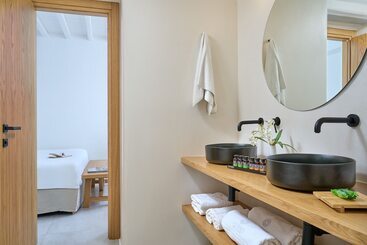 Adorno Beach Hotel And Suites