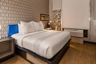 هتل Glō Best Western Brooklyn Nyc