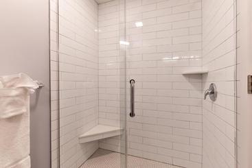 هتل Global Luxury Suites Longwood Medical