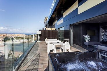 H Hotel - Adults Only