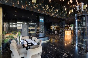 H Hotel - Adults Only