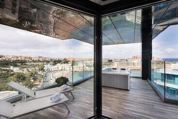 H Hotel - Adults Only