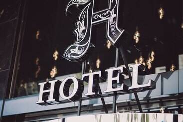 H Hotel - Adults Only