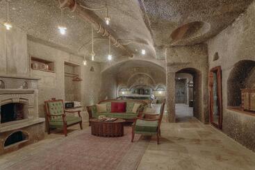 هتل Hera Cave Suites