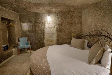 هتل Hera Cave Suites
