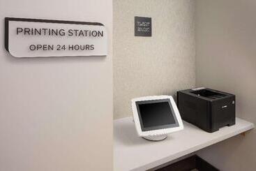 هتل Hilton Garden Inn Sacramento Airport Natomas
