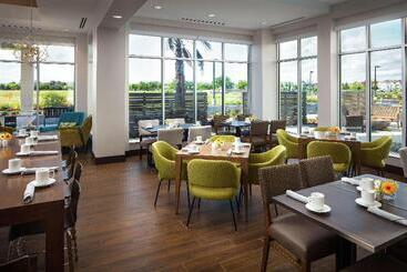 هتل Hilton Garden Inn Sacramento Airport Natomas
