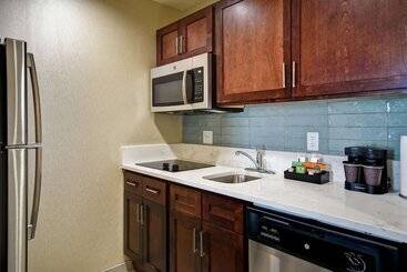 هتل Homewood Suites By Hilton Salt Lake City Airport