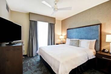 هتل Homewood Suites By Hilton Salt Lake City Airport