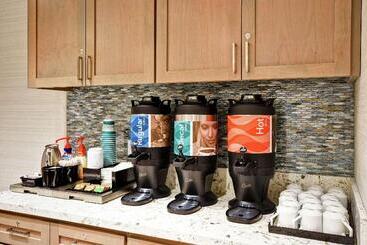 هتل Homewood Suites By Hilton Salt Lake City Airport