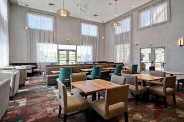 هتل Homewood Suites By Hilton Salt Lake City Airport