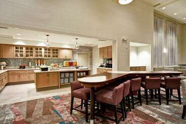 هتل Homewood Suites By Hilton Salt Lake City Airport