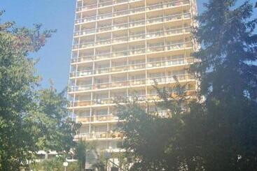 هتل International Home Of Scientists Joliot Curie